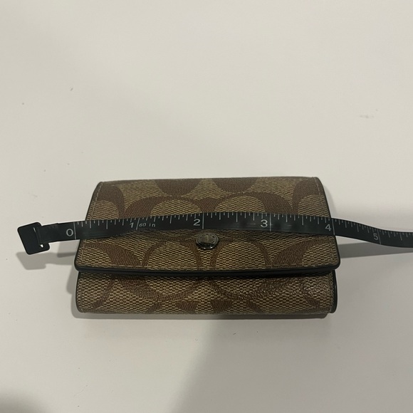 Mini Coach Key Wallet - Picture 6 of 6
